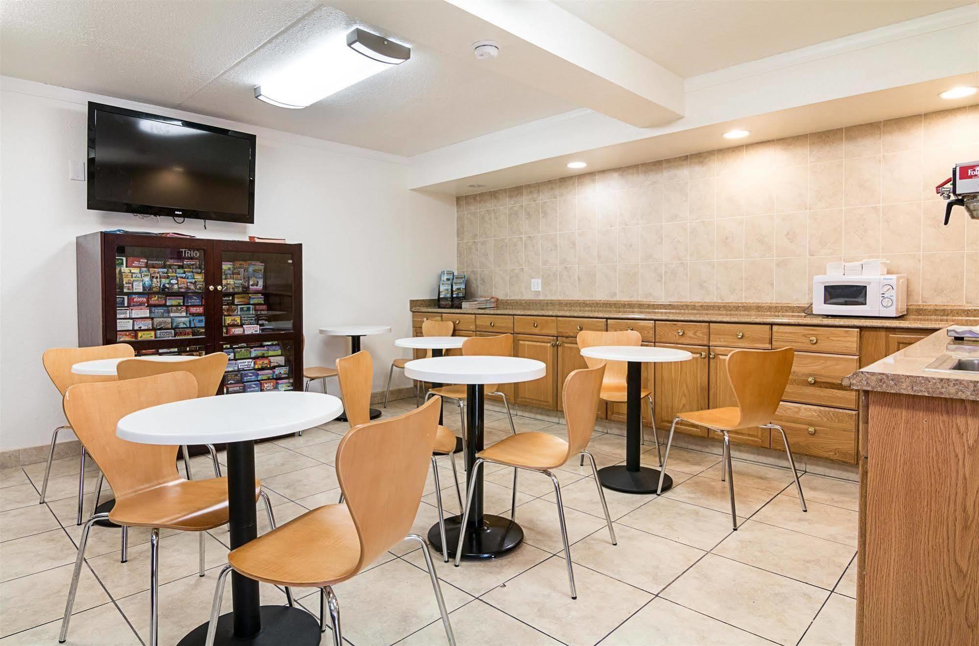 Motel 6-Tampa, Fl - Fairgrounds Heartland Extérieur photo